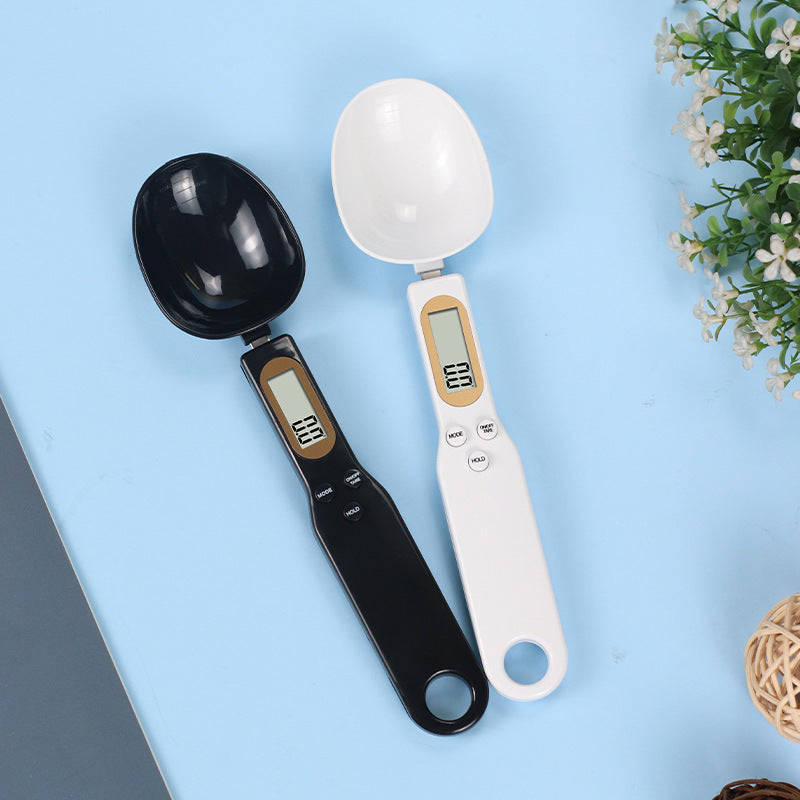 Electronic food measuring spoon. High-precision scale.