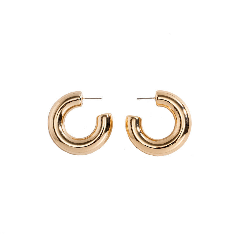 Lightweight and thick open hoop earrings for women. fashion jewelry