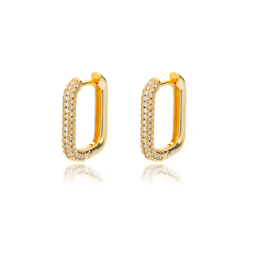 Geometry to your ears! Rectangular hoop earrings for a modern and minimalist look.