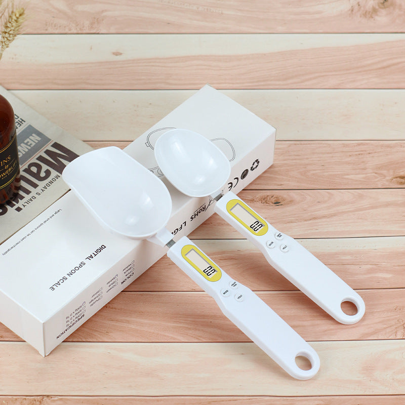Electronic food measuring spoon. High-precision scale.