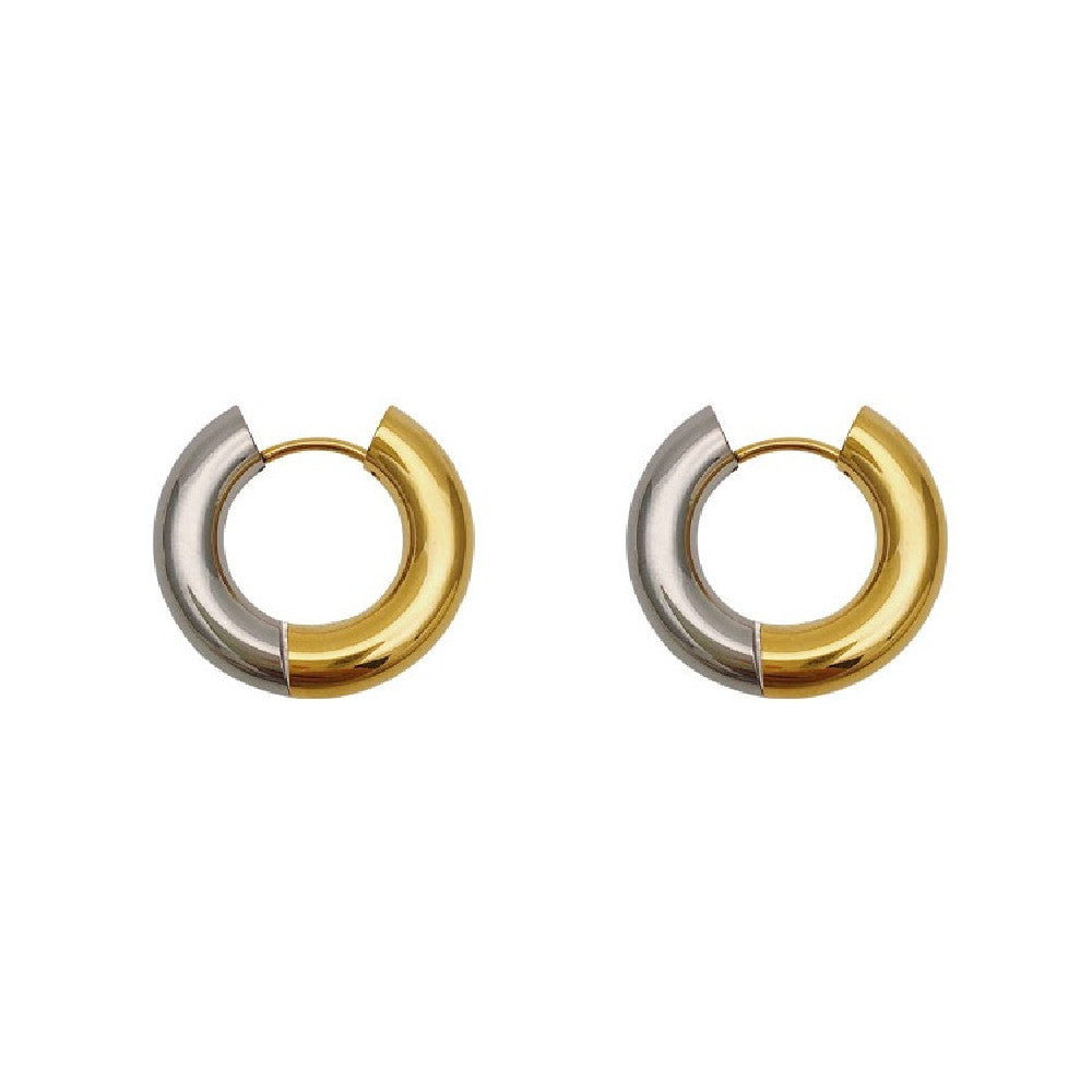 Minimalist hoops: Discover our new collection.