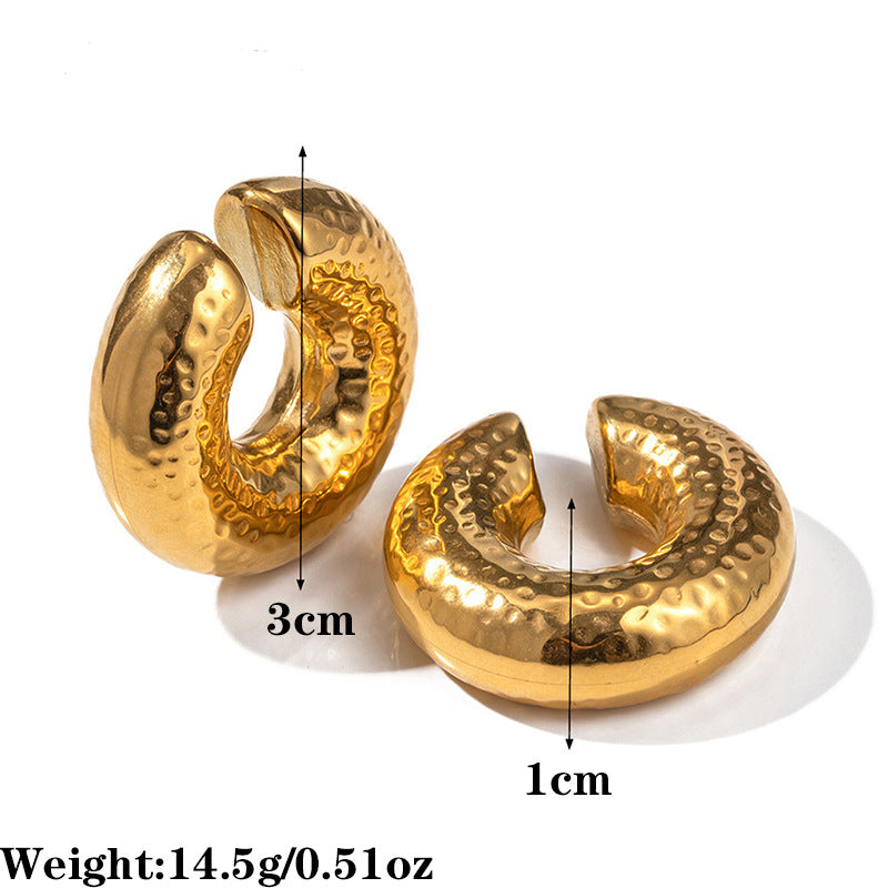 Do you dare with the latest in jewelry? Discover our chunky earrings.