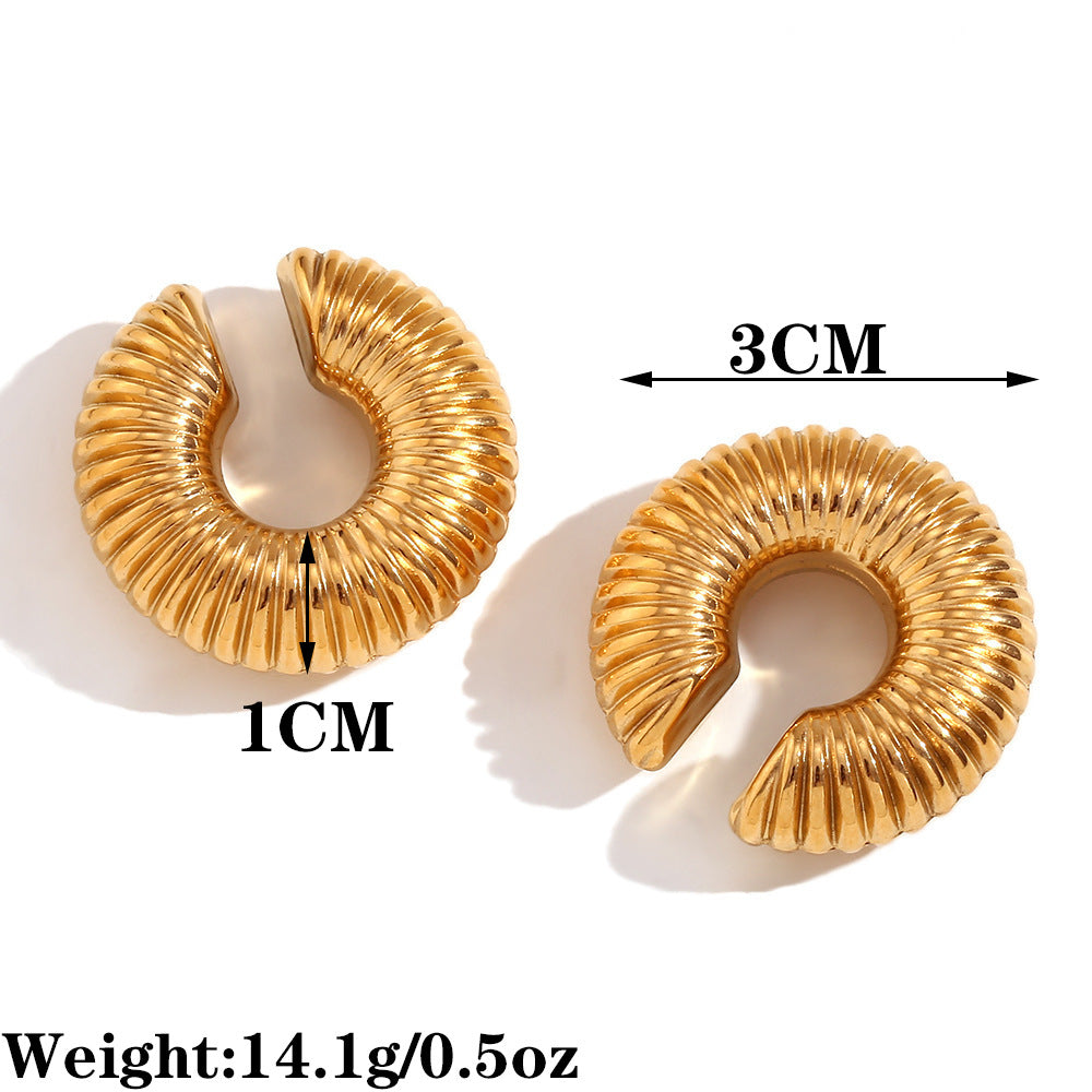 Do you dare with the latest in jewelry? Discover our chunky earrings.