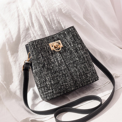 Crossbody bag: trend, fashion and style. 