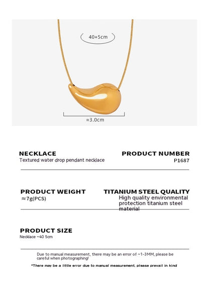 Drop necklace: A unique jewel for a unique woman.