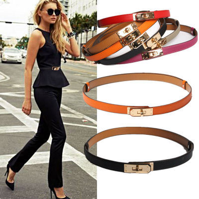 Sophistication and glamour: Slim leather belt with adjustable buckle.