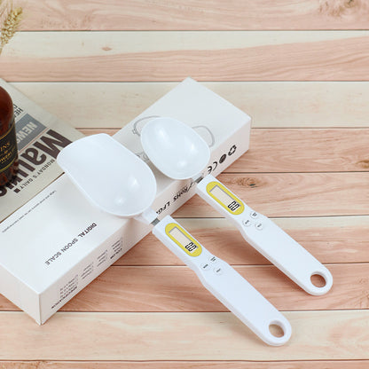 Electronic food measuring spoon. High-precision scale. 