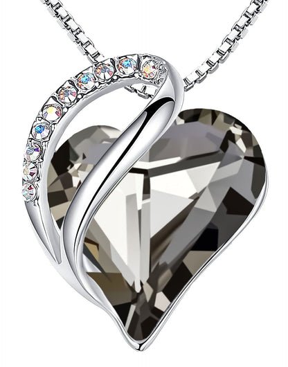 Amor eterno: Un collar con dije de corazón infinito para simbolizar tu amor eterno.